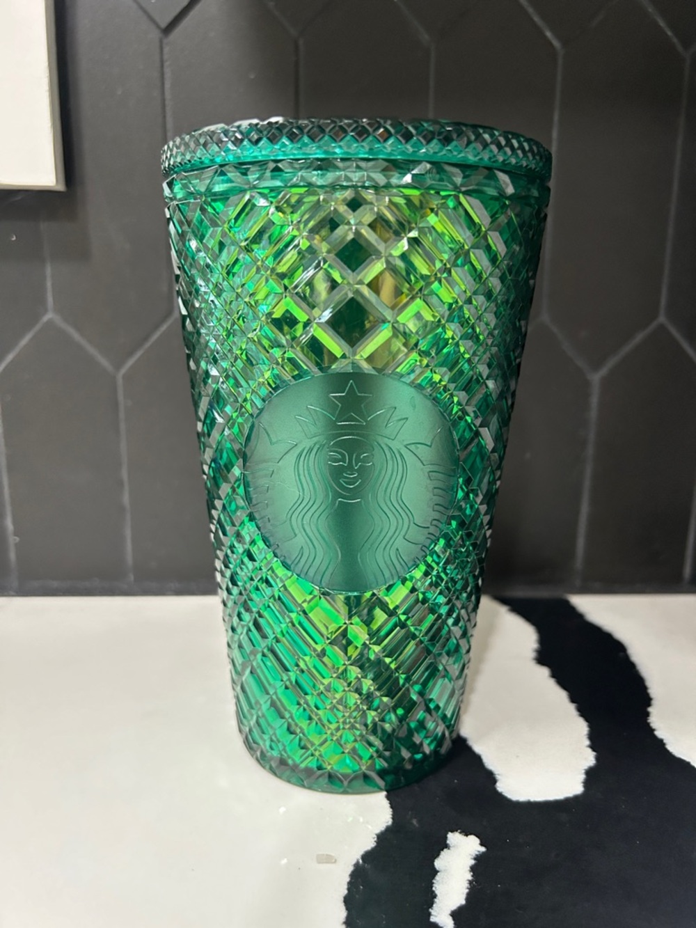 NWT STARBUCKS 2022
ANNIVERSARY GREEN
JEWELED TUMBLER GRANDE 16OZ.